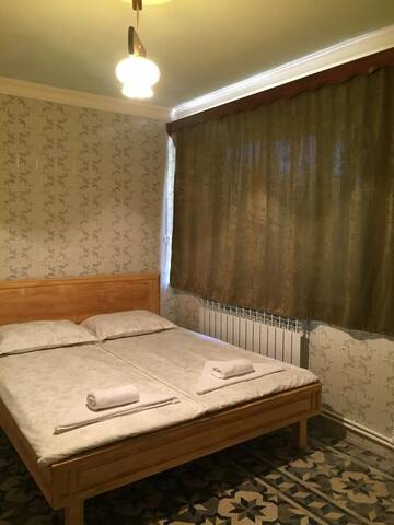 Фото номера Двухместный номер с 1 кроватью, вид на парк Дома для отпуска Apple Tree Family Home (ECO) г. Dzorakap 20